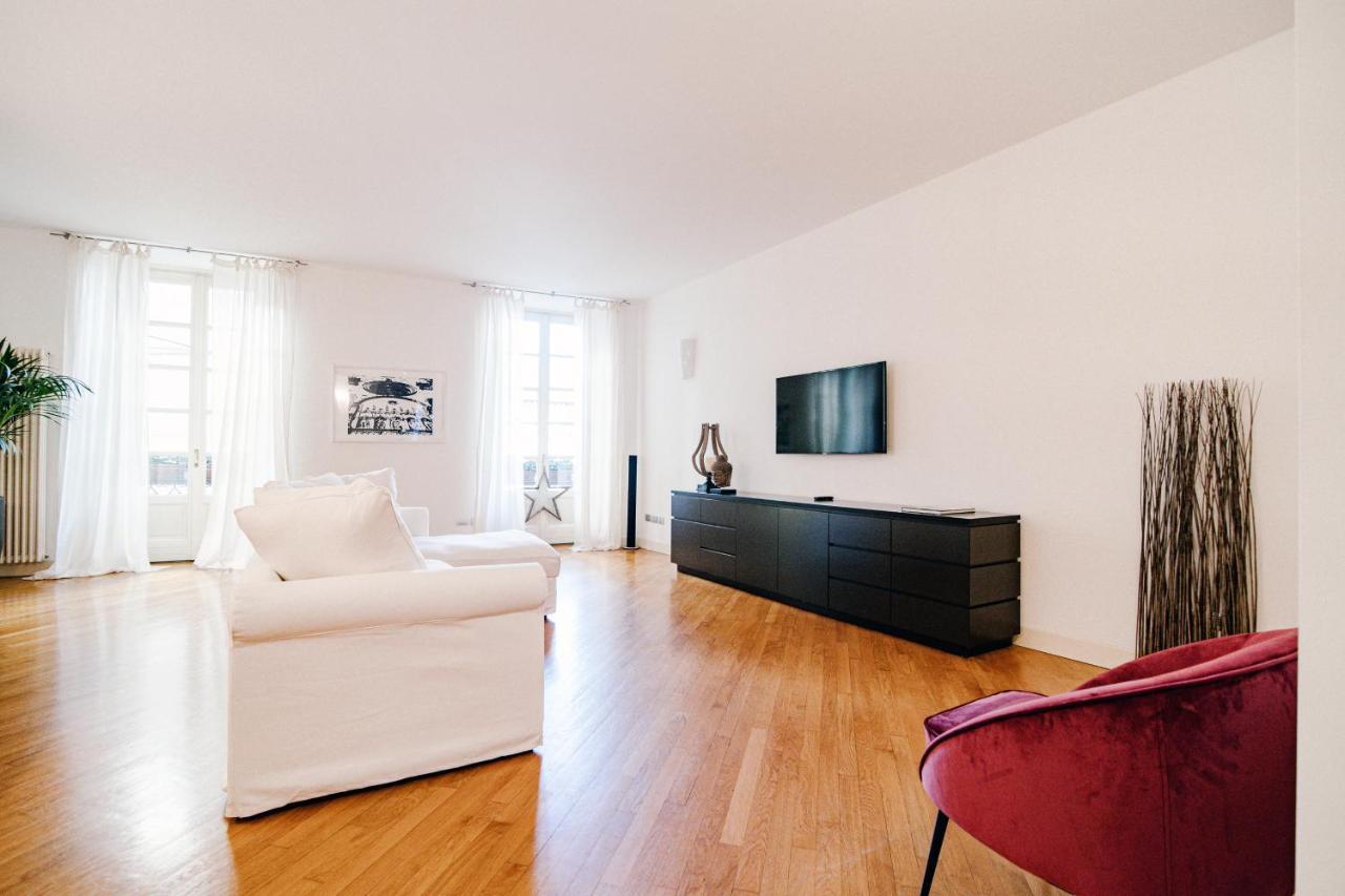 Appartement La Finestra Sul Duomo - The House Of Travelers à Côme Extérieur photo