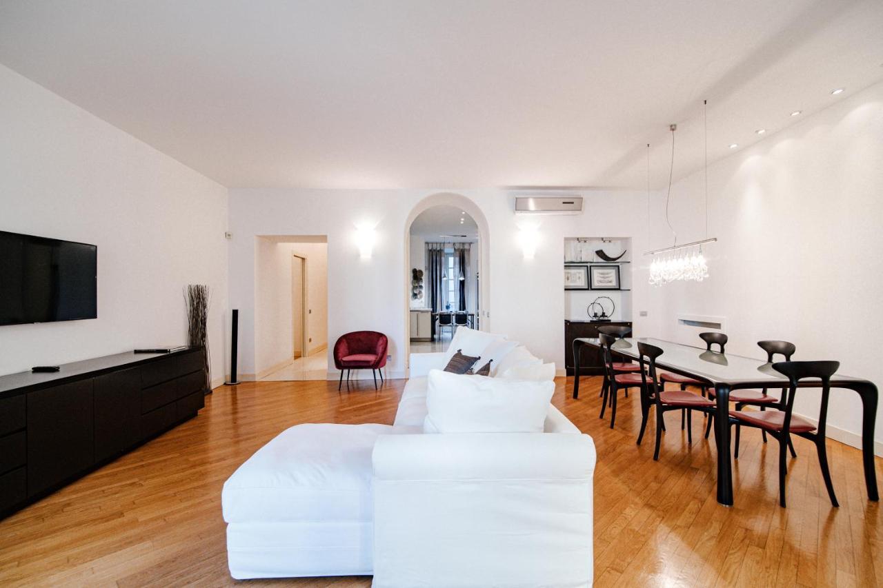 Appartement La Finestra Sul Duomo - The House Of Travelers à Côme Extérieur photo